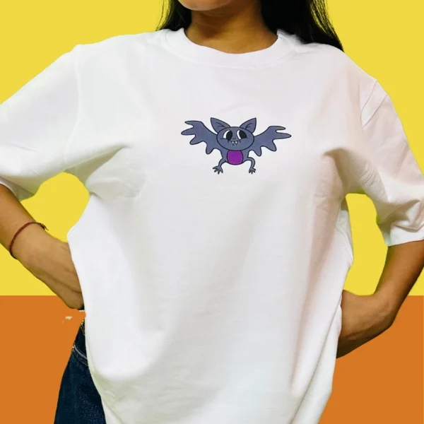 44_Women’s White Graphic Printed Oversized T-Shirt. Stylish Charm and Comfort for Everyday Wear (3) Women's Bat White Graphic Printed Oversized T-shirt