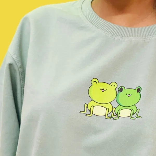 46_Women’s Green Frog Oversized T-Shirt Elevate Your Style with this Elegant Tee (3) Women’s Green Frog Oversized T-Shirt