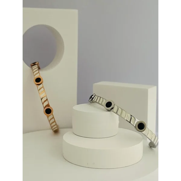 Elegant Cuff Bracelet – Black & White Enamel Design